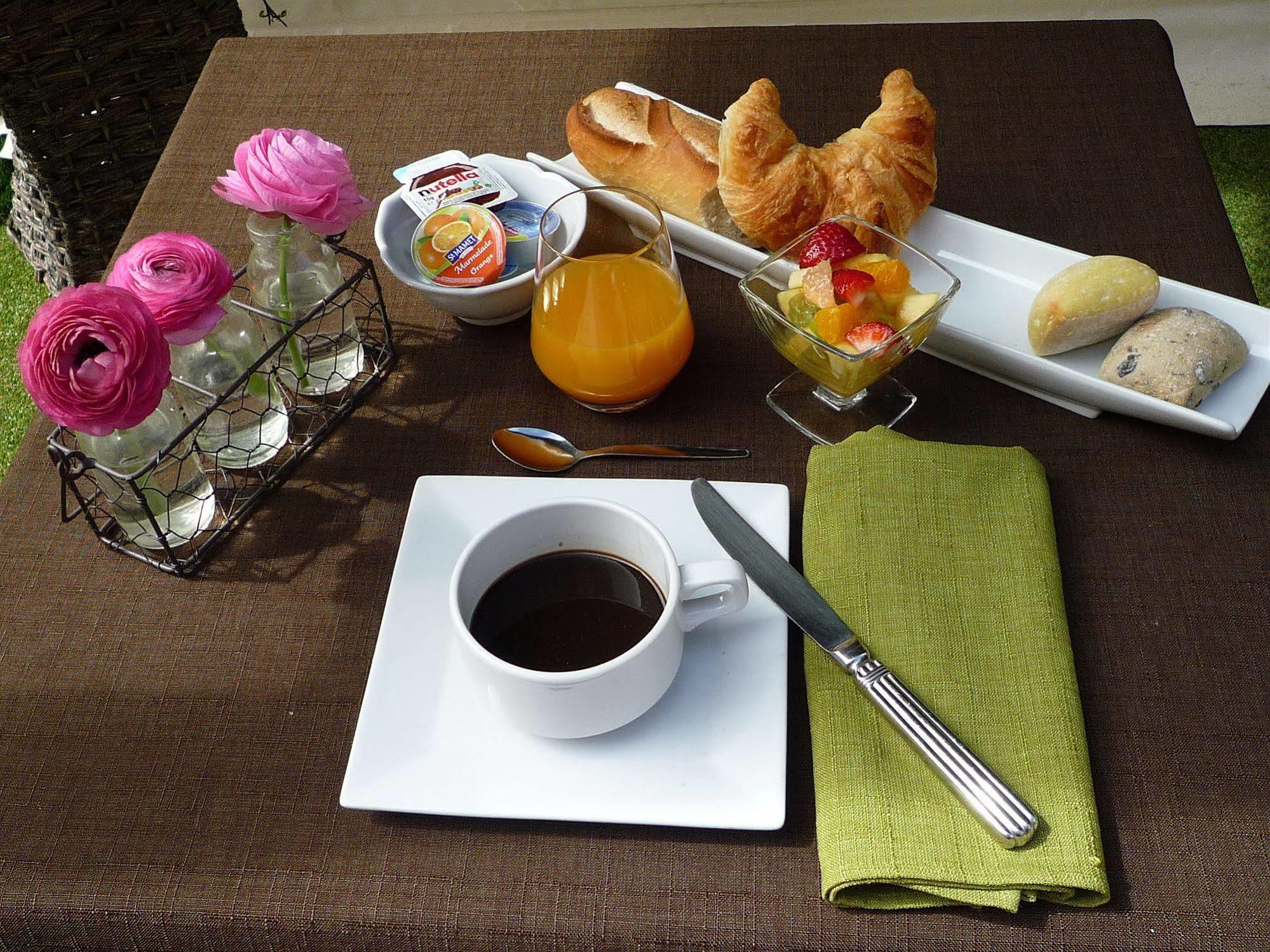 Logis Hotel La Feniere La Bouilladisse Luaran gambar